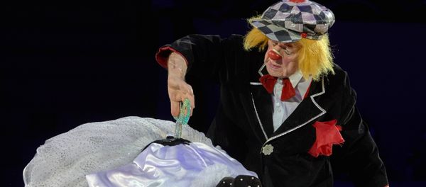 Премьера новой цирковой программы Пусть всегда будет солнце с участием клоуна Олега Попова Премьера новой цирковой программы Пусть всегда будет солнце с участием клоуна Олега Попова - Sputnik Արմենիա