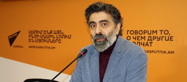 Вреж Касуни в пресс-центре Sputnik-Армения - Sputnik Армения