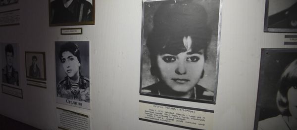 Стенд в музее Мать-Армения, посвященный женщинам, воевавшим в нагорно-карабахской войне - Sputnik Армения