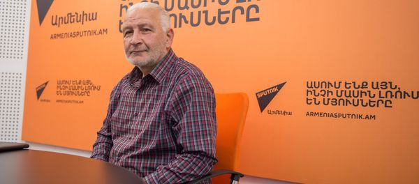 Вазген Бадалян в гостях у радио Sputnik Армения Вазген Бадалян в гостях у радио Sputnik Армения - Sputnik Армения