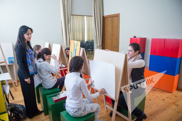 Եվս մեկ նոր սրահ էլ գործում է չորրորդ հարկում, նախատեսված է կրթական ծրագրերի համար։ Նոյեմբերի 15–ից այնտեղ կգործի Մարտիրոս Սարյանի արտ–ստուդիան։ Ստուդիայի հիման վրա երեք ամիսը մեկ կկազմակերպվեն 30 հոգու համար նախատեսված դասընթացներ։ - Sputnik Արմենիա