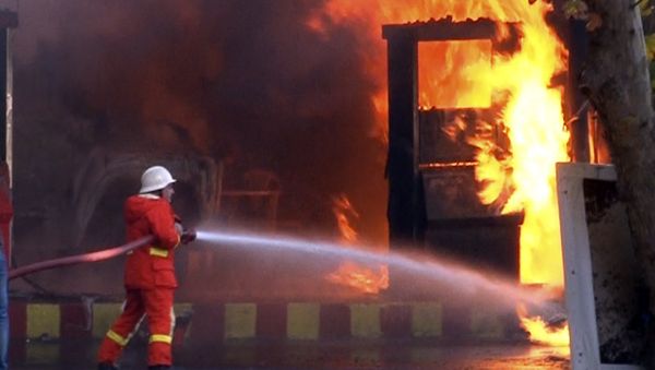 На бензоколонке, расположенной на улице Гераци в Ереване, произошел взрыв - Sputnik Армения