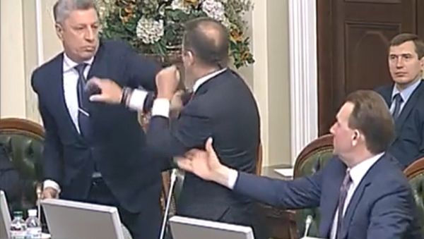 Спутник_Потасовка в Раде: Бойко дважды подрался с Ляшко на заседании - Sputnik Армения
