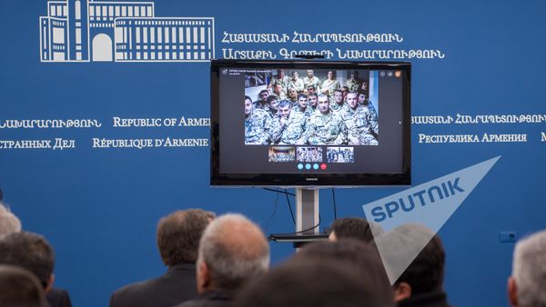 Видеомост с армянскими миротворцами в Афганистане и Косово в МИД РА - Sputnik Армения