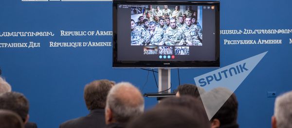Видеомост с армянскими миротворцами в Афганистане и Косово в МИД РА Видеомост с армянскими миротворцами в Афганистане и Косово в МИД РА - Sputnik Армения