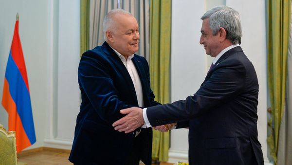 Президент Армении Серж Саргсян дал интервью генеральному директору МИА Россия сегодня Дмитрию Киселеву для Sputnik Армения - Sputnik Армения