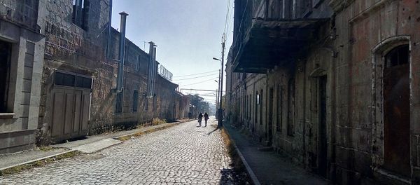 Дом семьи Абовенц, балкон которого заснят в фильме Танго нашего детства Дом семьи Абовенц, балкон которого заснят в фильме Танго нашего детства - Sputnik Армения
