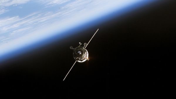 Космос  - Sputnik Армения