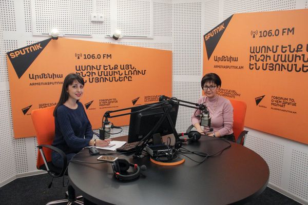 Лариса Мкоян в гостях у радио Sputnik Армения Лариса Мкоян в гостях у радио Sputnik Армения - Sputnik Армения