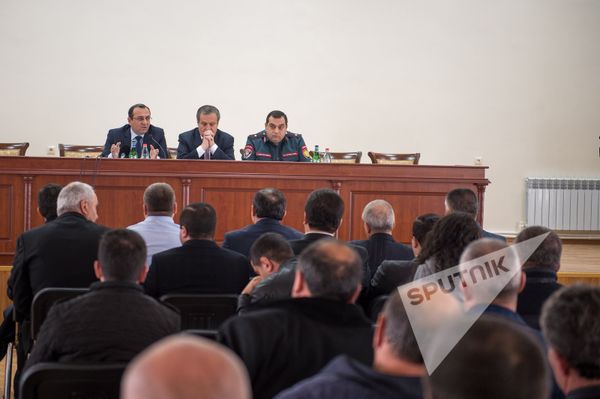 Обсуждение на тему временной приостановки ловли рыбы и раков на озере Севан и впадающих в него реках. Арцвик Минасян, Рафик Григорян и Самвел Ованнисян - Sputnik Արմենիա