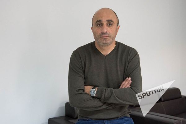 Артур Петросян в гостях у радио Sputnik Армения - Sputnik Արմենիա