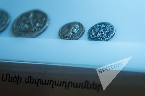 Деньги Тиграна Великого назывались драхмами, что в переводе с греческого означает деньги. - Sputnik Армения