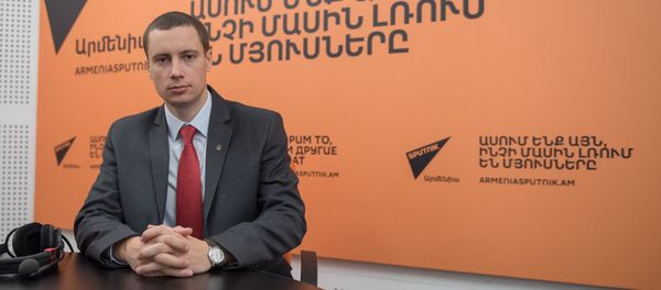 Дмитрий Попов в гостях у радио Sputnik Армения - Sputnik Армения