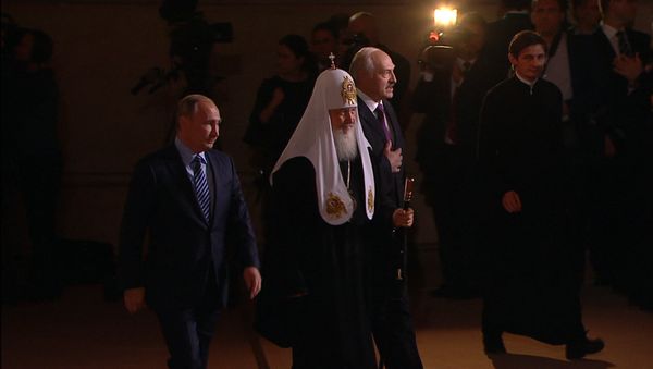 СПУТНИК_Радостное светлое событие – Путин поздравил патриарха Кирилла с 70-летием - Sputnik Армения