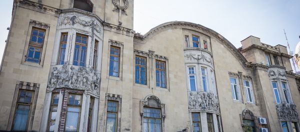 Дом Александра Мелик-Азарянца, вид со стороны проспекта Руставели Дом Александра Мелик-Азарянца, вид со стороны проспекта Руставели - Sputnik Армения
