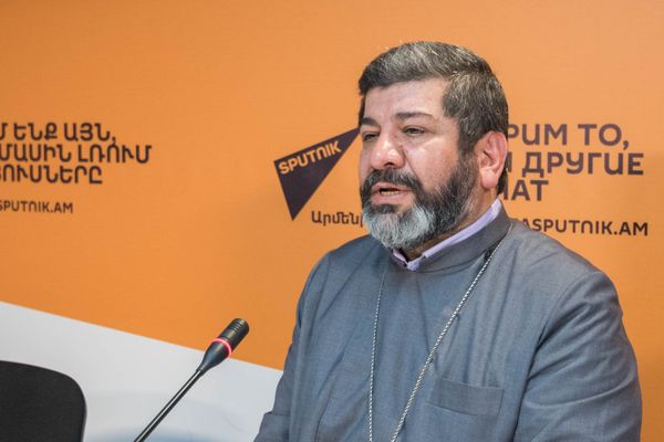 Предстоятель Грузинской епархии Армянской Апостольской церкви епископ Вазген Мирзаханян в гостях у Sputnik Армения  - Sputnik Армения
