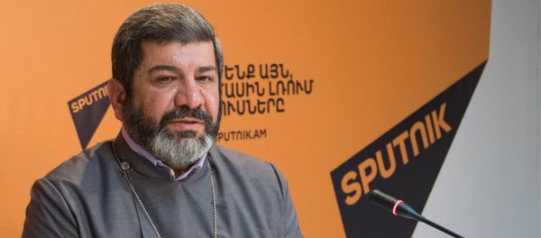 Предстоятель Грузинской епархии Армянской Апостольской церкви епископ Вазген Мирзаханян в гостях у Sputnik Армения Предстоятель Грузинской епархии Армянской Апостольской церкви епископ Вазген Мирзаханян в гостях у Sputnik Армения - Sputnik Армения