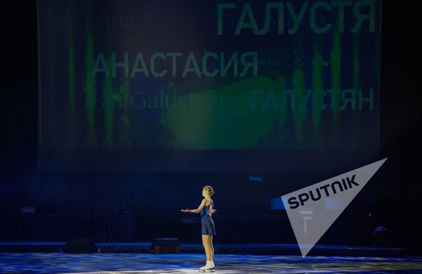 Анастасия Галустян, шоу Короли льда в Ереване, 2016 год Анастасия Галустян, шоу Короли льда в Ереване, 2016 год - Sputnik Армения
