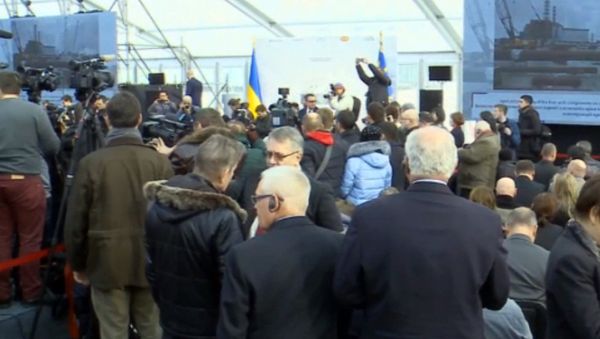 Спутник_LIVE: Закрытие защитным саркофагом четвертого энергоблока Чернобыльской АЭС - Sputnik Армения