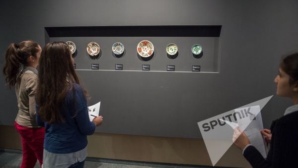 Лекция в Доме-музее Комитаса о кутинских мастерах фарфора - Sputnik Армения