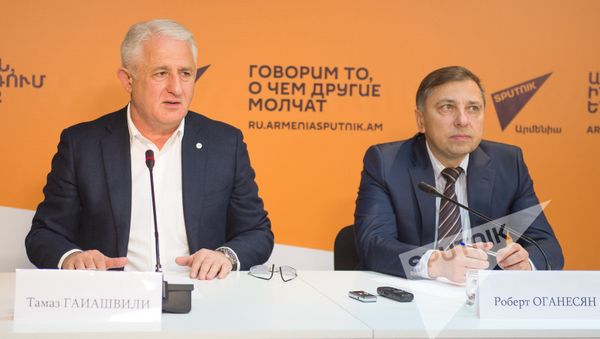 П/к председателя-основателя авиакомпании Армения Тамаза Гаиашвили и генерального директора Роберта Оганесяна - Sputnik Армения