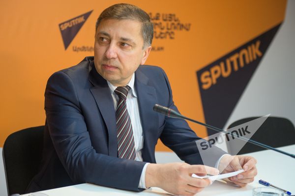 Генеральный директор авиакомпании Армения Роберт Оганесян - Sputnik Армения