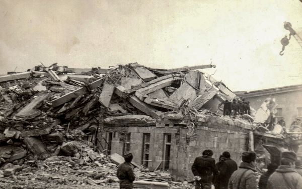Последствия Спитакского землетрясения, произошедшего 7 декабря 1988 года - Sputnik Армения