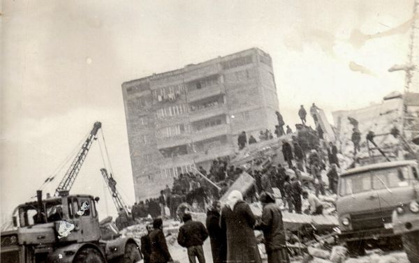 Последствия Спитакского землетрясения, произошедшего 7 декабря 1988 года - Sputnik Армения