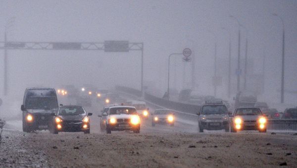 Автомобили на зимней трассе - Sputnik Армения