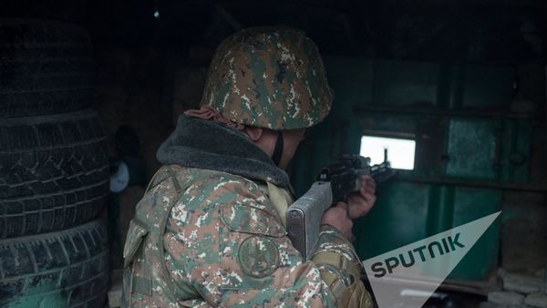 Военнослужащий армянской армии на боевом посту - Sputnik Армения