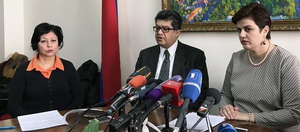 Главный секретарь национальной комиссии ЮНЭСКО в Армении Ваграм Кажоян и заместитель министра культуры Армении Арев Самуэлян - Sputnik Արմենիա