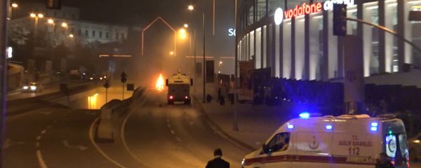 СПУТНИК_Двойной теракт произошел в центральном районе Стамбула. Кадры с места ЧП - Sputnik Армения