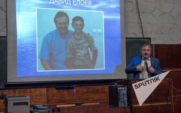 Лекция Казбека Кудзаева в Ереванском Медицинском институте им.Мхитара Гераци - Sputnik Армения