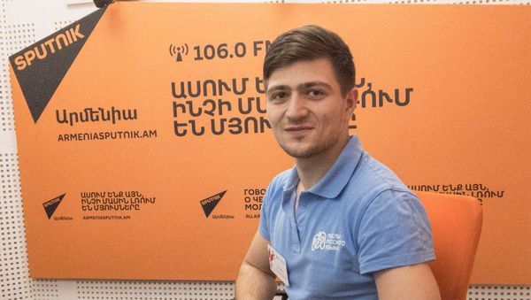 Послы русского слова в гостях у радио Sputnik Армения. Вазген Хансанамян - Sputnik Армения