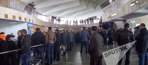 Аэропорт в Гюмри. Пассажиры - Sputnik Արմենիա