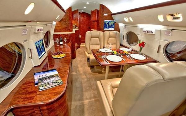Самолет Дэна Билдзеряна Gulfstream IV Private Jet, на котором во время предвыборной кампании летала Хиллари Клинтон - Sputnik Армения