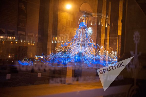 Предновогодний ночной Ереван - Sputnik Армения