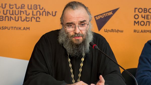 Иерей Арсений Григорянц - Sputnik Армения