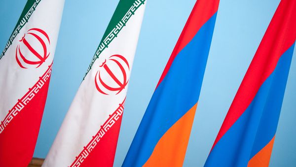 Флаги Ирана и Армении - Sputnik Армения