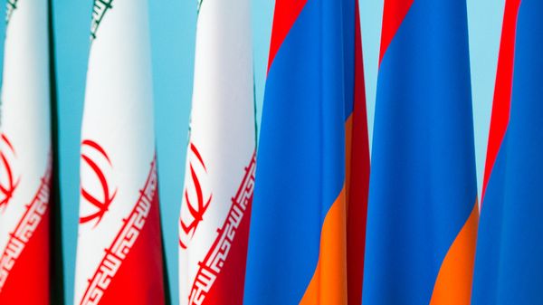 Флаги Ирана и Армении - Sputnik Արմենիա