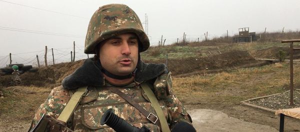 Стоящие на границе солдаты желают всем мира Стоящие на границе солдаты желают всем мира - Sputnik Армения