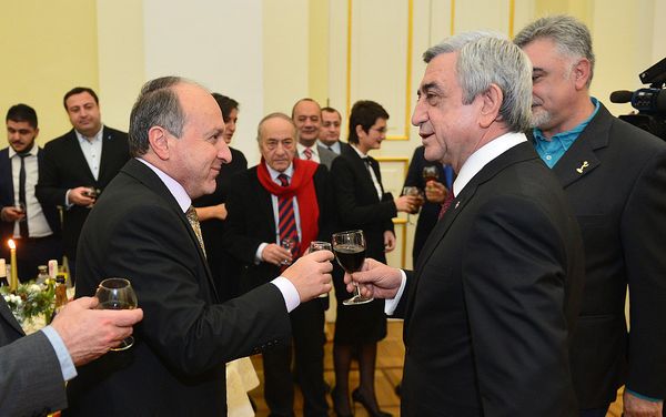 По случаю Нового года и Святого Рождества Президент пригласил на приём представителей СМИ По случаю Нового года и Святого Рождества Президент пригласил на приём представителей СМИ - Sputnik Армения