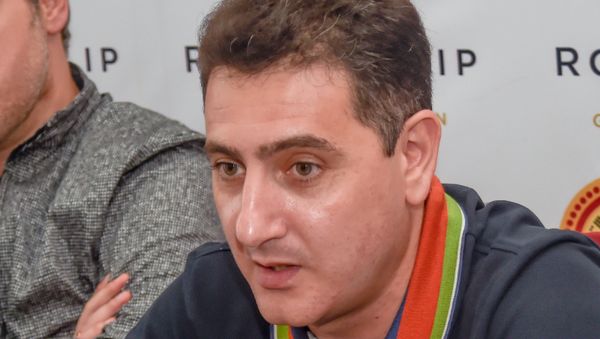 Эдуард Топчян, художественный руководитель и главный дирижер Национального филармонического оркестра Армении - Sputnik Армения