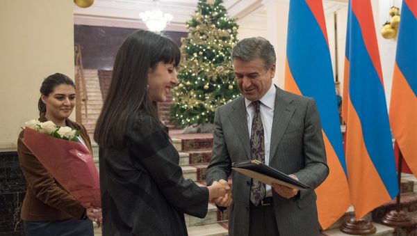 Премьер-министр пригласил представителей СМИ на новогодний прием - Sputnik Армения