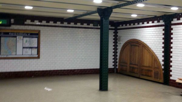 Будапештский метрополитен - один из самый старых метро в мире и первое метро в континентальной Европе. Линия M1 (желтая линия) — первая линия метро в Будапеште. Линия была открыта в 1896 году. - Sputnik Армения