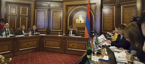 Пресс-конференция Карена Карапетяна Пресс-конференция Карена Карапетяна - Sputnik Армения