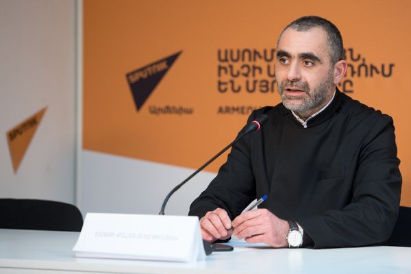 Иерей Есаи Артенян - Sputnik Արմենիա