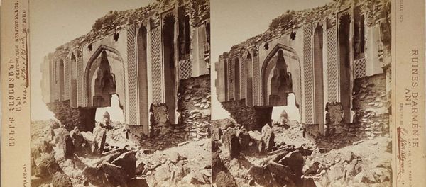 Первый альбом с фотографиями города Ани Ованнеса Кюркчяна Первый альбом с фотографиями города Ани Ованнеса Кюркчяна - Sputnik Արմենիա