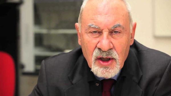 Пьетро Кучукян, итальянский писатель армянского происхождения Пьетро Кучукян, итальянский писатель армянского происхождения - Sputnik Армения