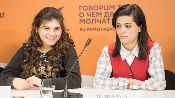 П/к армянских участников шоу талантов Ты – супер!. Сабина и Ангелина - Sputnik Армения